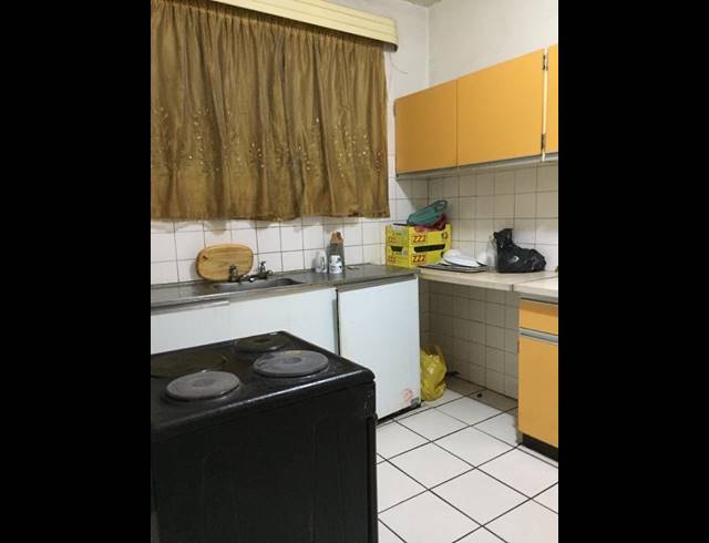 2 BEDROOM APARTMENT SOLD IN VANDERBIJLPARK CE 2